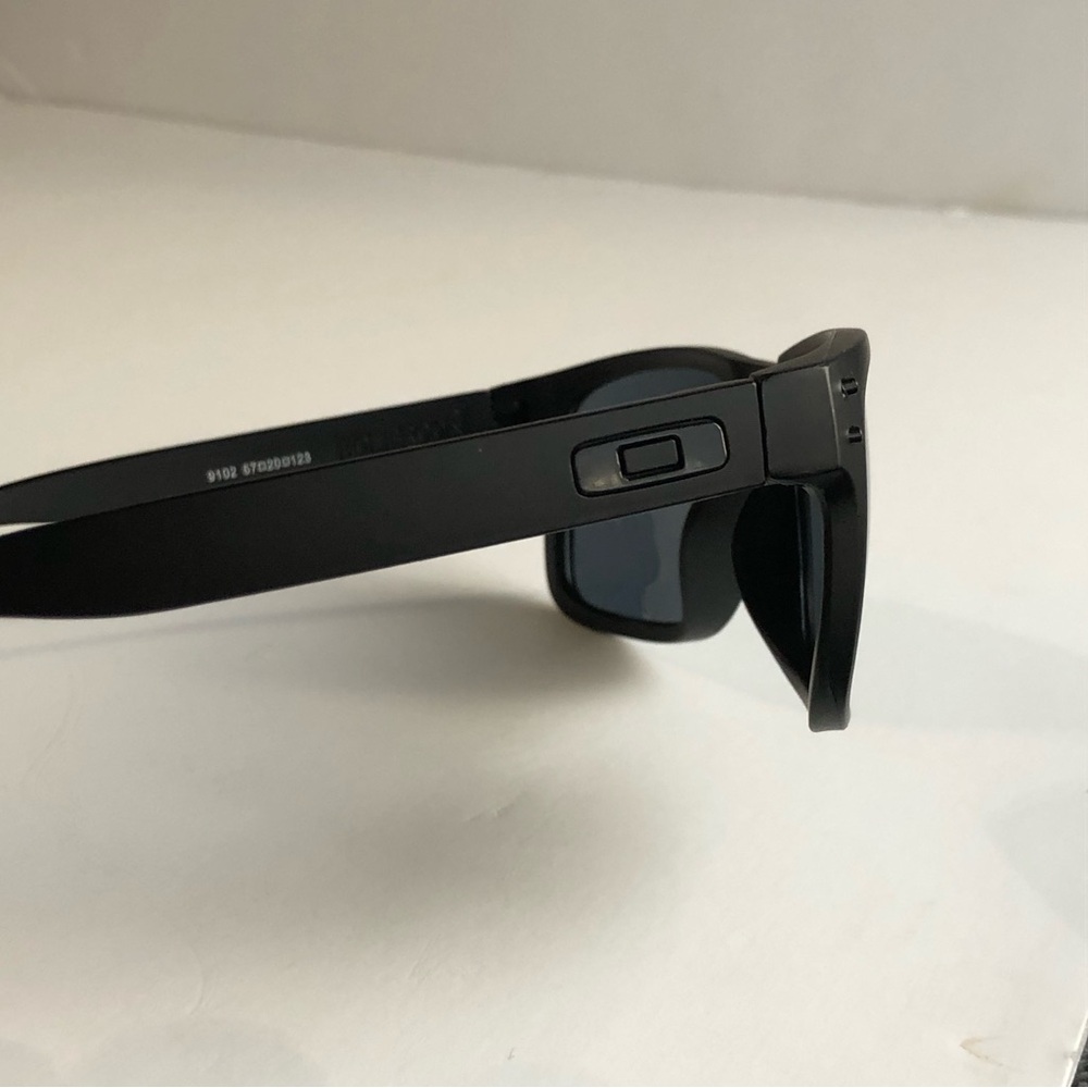 Oakley Holbrook Black 9102 - Picture 8 of 8